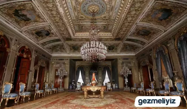 Dolmabahçe Sarayı